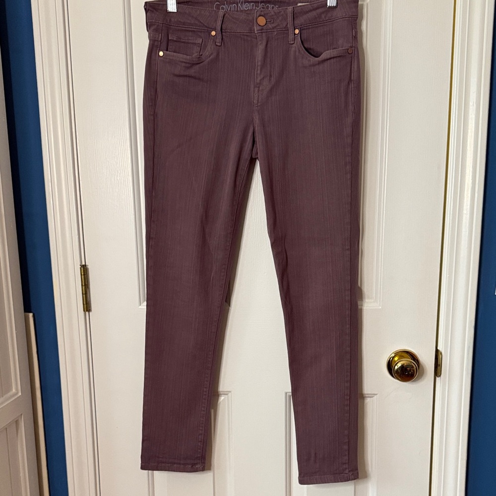 Calvin Klein Plum skinny ankle jeans size 28